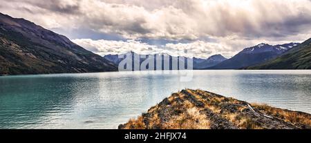 Panorama pittoresque du lac en Patagonie, Argentine Banque D'Images