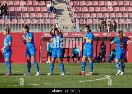 Séville, Espagne.16th janvier 2022.Les joueurs de Valencia CF Women entrent sur le terrain pour le match Primera Division Femenina entre Sevilla FC Women et Valencia CF Women au stade Jesus Navas à Séville.(Crédit photo: Mario Diaz Rasero crédit: Gonzales photo/Alamy Live News Banque D'Images