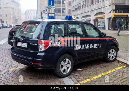 terni,italie janvier 17 2022:carabinieri voiture garée devant la cour Banque D'Images