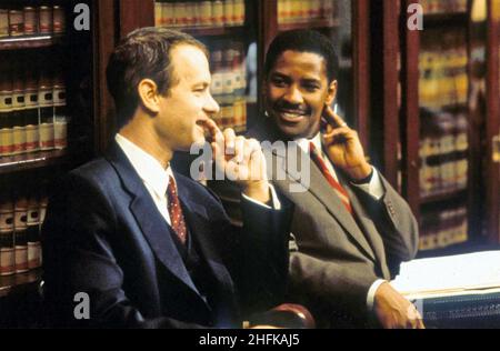 PHILADELPHIE 1993 TruStar Pictures fim avec Tom Hanks à gauche et Denzel Washington Banque D'Images