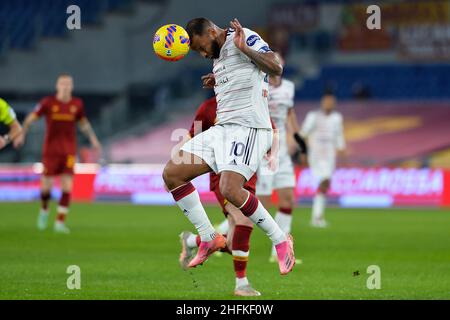 ROME, ITALIE - JANVIER 16: Joao Pedro de Cagliari Calcio dirige le ballon pendant la série Un match entre ROMA et Cagliari Calcio au Stadio Olimpico le 16 janvier 2022 à Rome, Italie (photo de Ciro Santangelo/Orange Pictures) Banque D'Images