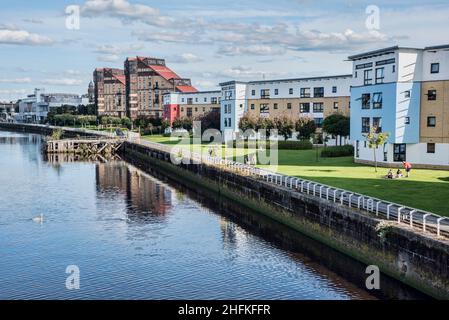 Appartements Riverside sur la rive sud de la rivière Clyde Glasgow en Écosse Banque D'Images