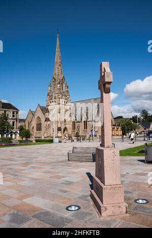 Croix de Centenery celtique sur la place Colquhoun, Helensburgh Banque D'Images