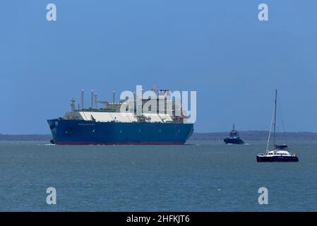 Navire de transport en vrac de gaz naturel liquéfié (GNL) Maran Gas Chios arrivant à Gladstone Queensland Australie Banque D'Images