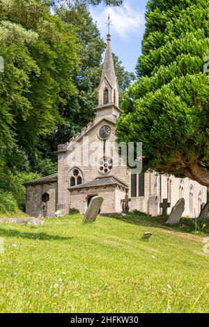 Église de la Sainte Trinité dans le village de Cotswold de SLAD, Gloucestershire UK - Laurie Lee (auteur de Cider avec Rosie) est enterré dans le chantier naval Banque D'Images