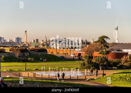 Vue aérienne en direction de Portsmouth depuis le château de Southsea, Hampshire, Angleterre. Banque D'Images