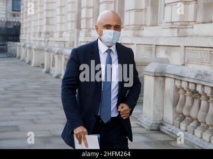 Londres, Royaume-Uni.17th janvier 2022.Sajid Javid, secrétaire d'État à la Santé et aux soins sociaux, arrive au bureau du Cabinet à Whitehall.Crédit : Mark Thomas/Alay Live News Banque D'Images