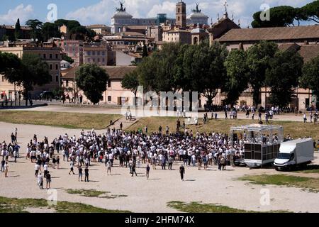 Mauro Scrobogna /Lapresse 06 juin 2020 et#xA0; Rome, Italie nouvelles démonstration ultrafans de football dans la photo: Le petit nombre de manifestants Banque D'Images