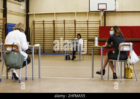 Cecilia Fabiano/Lapresse 17 juin 2020 Rome (Italie) Actualités Examens finaux en temps Covid dans le pic : la salle de gym à l'école secondaire J F Kennedy Banque D'Images