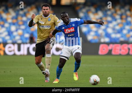 Cafaro/Lapresse 28 juin 2020 Naples, Italie sport football Napoli vs SPAL - Italien football Championship League A TIM 2019/2020 - San Paolo Stadium.Dans la photo: Kalidou Koulibaly (SSC Napoli) Banque D'Images