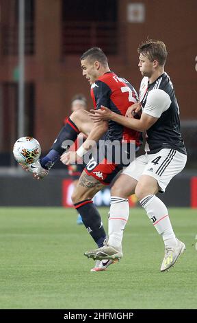 Lapresse - Tano Pecoraro 30 juin 2020 City Genova - (Italie) Sport Soccer Gênes vs Juventus Italian football Championship League A TIM 2019/2020 - "Luigi Ferraris" Stadium dans le pic: Favilli andrea Banque D'Images