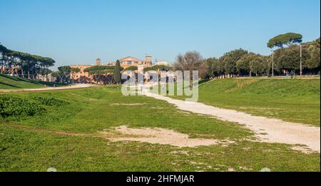 Le célèbre Cirucs Maximus (Circo Massimo) à Rome le matin ensoleillé.Italie. Banque D'Images