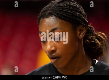 COLLEGE PARK, MD - JANVIER 16: Maryland Terrapins garde Diamond Miller (1) avant un match de basket-ball féminin de Big10 entre les Maryland Terrapins et t Banque D'Images