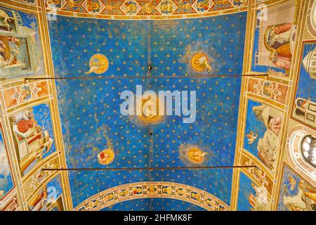 Vue sur la célèbre chapelle Scrovegni (Cappella degli Scrovegni, Chapelle Arena), qui fait partie du Museo Civico de Padoue, avec une fresque de Giotto compl Banque D'Images