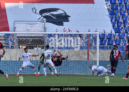 Lapresse/Alessandro Tocco 12 juillet 2020 Cagliari (Italie) Sport Soccer Cagliari Calcio vs US Lecce League A TIM 2019/2020 "Sardegna Arena" Stadium&#xA0; sur la photo :Giovanni Simeone 99 (Cagliari Calcio) Banque D'Images