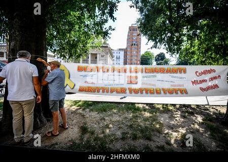 Claudio Furlan - Lapresse 18 juillet 2020 Milan (Italie) Actualités où est l'amnistie?Manifestation organisée par des comités antiracistes sur la Piazza Oberdan Banque D'Images