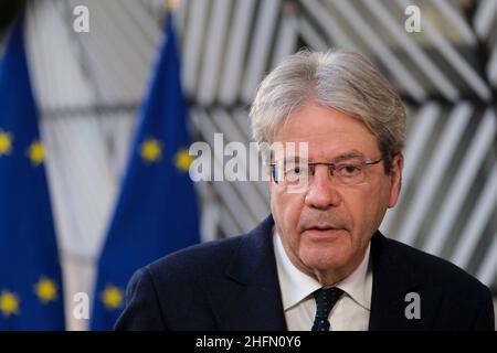 Commissaire européen chargé de l'économie Paolo Gentiloni lors de la réunion des ministres des Finances de l'Eurogroupe à Bruxelles, Belgique.17th janvier 2022.Crédit: ALEXANDROS MICHAILIDIS/Alamy Live News Banque D'Images