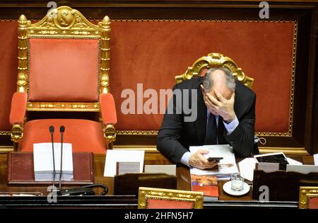 Mauro Scrobogna /Lapresse 29 juillet 2020 et#xA0; Rome, Italie Sénat politique - mesures d'écart budgétaire sur la photo: le ministre de l'économie Roberto Gualtieri Banque D'Images