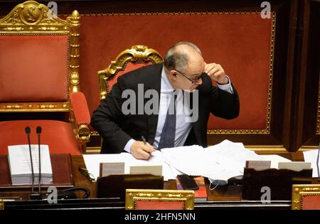 Mauro Scrobogna /Lapresse 29 juillet 2020 et#xA0; Rome, Italie Sénat politique - mesures d'écart budgétaire sur la photo: le ministre de l'économie Roberto Gualtieri Banque D'Images