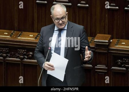 Roberto Monaldo / Lapresse 29-07-2020 Rome (Italie) Chambre des députés - mesures d'écart budgétaire dans le pic Roberto Gualtieri Banque D'Images