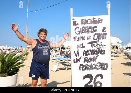 Lapresse - Massimo Paolone 14 août 2020, Rimini (Italie) 2020 saison de baignade en Romagne avec les installations d'hébergement organisées pour l'urgence du coronavirus Covid 19 dans le pic: Le propriétaire de Bagno 26 Gabriele Pagliarani Banque D'Images