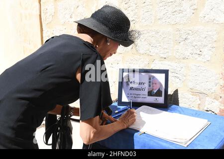 Lapresse - Jennifer Lorenzini 20 août 2020 Cetona - si - (Italie) Actualités funérailles de Cesare Romiti - Cetona - Sienne dans le cadre de la photo: Marisela Federici Banque D'Images