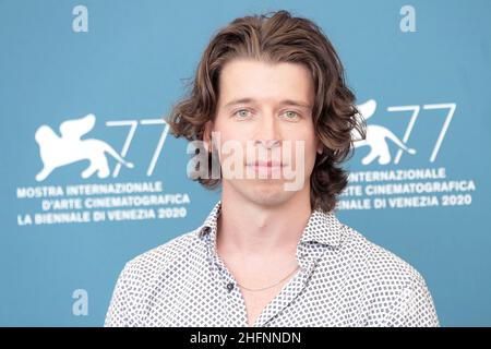 GIAN Mattia d'Alberto - Lapresse 2020-09-10 Venise 77th Venise Filmfestival "un Morgen Die Ganze Welt" (et demain le monde entier) Photocall dans la photo: Tonio Schneider Banque D'Images