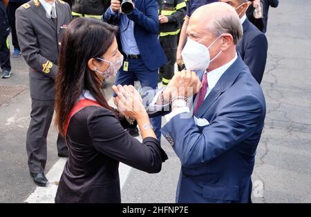 Mauro Scrobogna /Lapresse 11 septembre 2020 et#xA0; Rome, Italie Actualités commémoration des victimes des attentats New York 11 septembre sur la photo : Virginia Raggi, maire de Rome, et Lewis M. Eisenberg, ambassadeur des États-Unis en Italie Banque D'Images