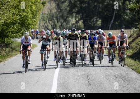 Lapresse - Marco Alpozzi septembre, 12 2020 Castelfidardo (Italie) Sport Cyclisme Tirreno Adriatico Edition 55 - de Castelfidardo à Saiguallia - 171 km dans la photo: Peloton Banque D'Images