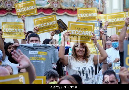 Mauro Scrobogna /Lapresse 18 septembre 2020 et#xA0; Florence, Italie politique élections régionales - manifestation pour clore la campagne électorale Forza Italia, Fratelli d'Italia, Lega dans la photo: Clôture de la campagne électorale de Susanna Ceccardi pour l'élection à la présidence de la région Toscane Banque D'Images