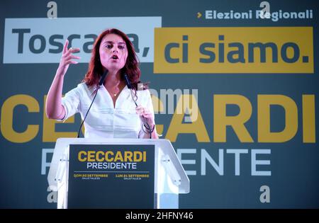 Mauro Scrobogna /Lapresse 18 septembre 2020 et#xA0; Florence, Italie politique élections régionales - manifestation pour clore la campagne électorale Forza Italia, Fratelli d'Italia, Lega dans la photo: Susanna Ceccardi clôture la campagne électorale pour l'élection en tant que président de la région Toscane Banque D'Images