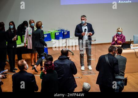 Claudio Furlan - Lapresse 28 septembre 2020 Milano (Italie) patient 1 de Codogno Mattia Maestri participe à la conférence de présentation du Congrès national "l'adhésion thérapeutique et agnostique à l'ère Covid-19" et des prix "femmes et Covid-19" Banque D'Images