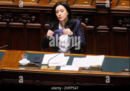 Mauro Scrobogna /Lapresse 30 septembre 2020 et#xA0; Rome, Italie politique Chambre des députés - heure des questions sur la photo: Sur la photo: Lucia Azzolina, ministre de l'éducation Banque D'Images