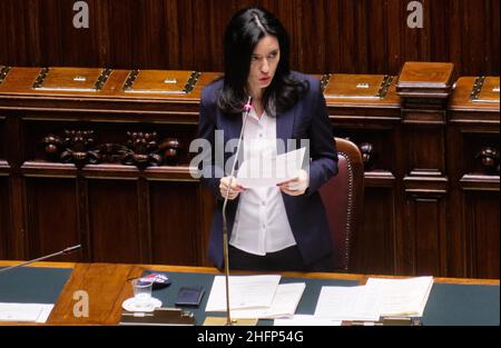 Mauro Scrobogna /Lapresse 30 septembre 2020 et#xA0; Rome, Italie politique Chambre des députés - heure des questions sur la photo: Sur la photo: Lucia Azzolina, ministre de l'éducation Banque D'Images