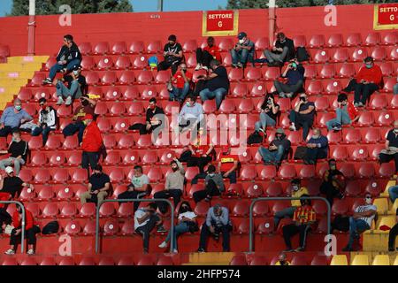 Alessandro Garofalo/Lapresse 30 septembre 2020 Benevento, Italie football sport Benevento vs Inter - Italien football Championship League A TIM 2020/2021 - Ciro Vigorito Stadium.Dans le pic: Partisans de Benevento Banque D'Images