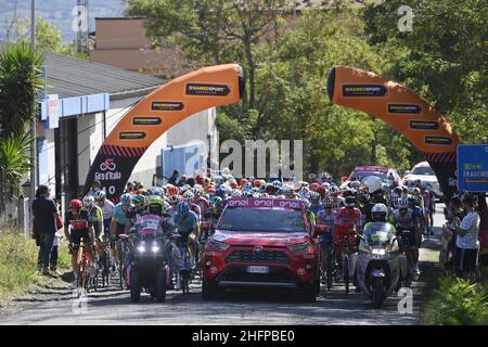 Fabio Ferrari/Lapresse 08 octobre 2020 Italie Sport Cycling Giro d'Italia 2020 - 103th Edition - Stage 6 - de Castrovillari à Matera dans le pic: Pendant la course Banque D'Images