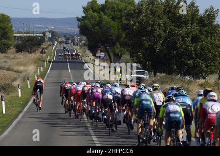 Fabio Ferrari/Lapresse 09 octobre 2020 Italie Sport Cycling Giro d'Italia 2020 - 103th Edition - Stage 7 - de Matera à Brindisi dans le pic: Groupe pendant la course Banque D'Images