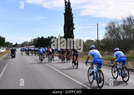 Foto Lapresse/Alfredo Falcone09/10/2020, Grottaglie-Brindisi (Italia)Sport CiclismoGiro d'Italia 2020 &#x2013; Giro E - 6a tagna da Grottaglie a Brindisi Nella foto:&#xA0;Giro E Tappa 6Photo LaPresse/Alfredo Falconeiro Gília a Brintje - 9 octobre 2020, Gyntagi - 2020 Grotjali Grotji Grotdislie O'x2013, Bricji Grotje - 6;bricji di Grotjali Grotje - xA0;giro E Trotjari Grotjali 6,,,,,, Banque D'Images