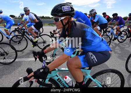 Foto Lapresse/Alfredo Falcone09/10/2020, Grottaglie-Brindisi (Italia)Sport CiclismoGiro d'Italia 2020 &#x2013; Giro E - 6a tagna da Grottaglie a Brindisi Nella foto:&#xA0;Giro E Tappa 6Photo LaPresse/Alfredo Falconeiro Gília a Brintje - 9 octobre 2020, Gyntagi - 2020 Grotjali Grotji Grotdislie O'x2013, Bricji Grotje - 6;bricji di Grotjali Grotje - xA0;giro E Trotjari Grotjali 6,,,,,, Banque D'Images