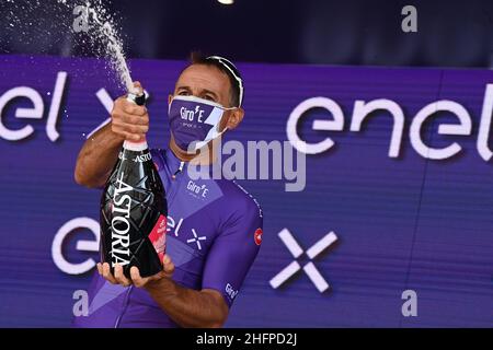 Foto Lapresse/Alfredo Falcone09/10/2020, Grottaglie-Brindisi (Italia)Sport CiclismoGiro d'Italia 2020 &#x2013; Giro E - 6a tagna da Grottaglie a Brindisi Nella foto:&#xA0;Giro E Tappa 6Photo LaPresse/Alfredo Falconeiro Gília a Brintje - 9 octobre 2020, Gyntagi - 2020 Grotjali Grotji Grotdislie O'x2013, Bricji Grotje - 6;bricji di Grotjali Grotje - xA0;giro E Trotjari Grotjali 6,,,,,, Banque D'Images