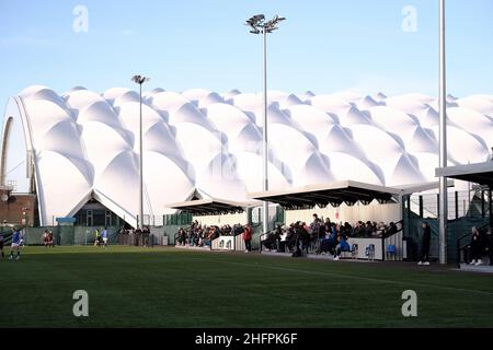 Édimbourg, Royaume-Uni.16th janvier 2022.Oriam, Édimbourg, Écosse, le 16th janvier 2022 les petits stands étaient pleins de spectateurs lors du match de SWPL1 entre Hearts et Rangers à Oriam, à Édimbourg, en Écosse.Park's Motor Group Scottish Women's Premier League 1 Alex Todd/SPP crédit: SPP Sport Press photo./Alamy Live News Banque D'Images