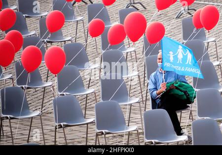 Mauro Scrobogna /Lapresse 17 octobre 2020 et#xA0; Rome, Italie politique manifestation contre la loi de l'homotransphobie dans la photo: Moments de la mobilisation des associations pro-vie pour arrêter le chemin de la loi Zan sur l'homotransphobie Banque D'Images