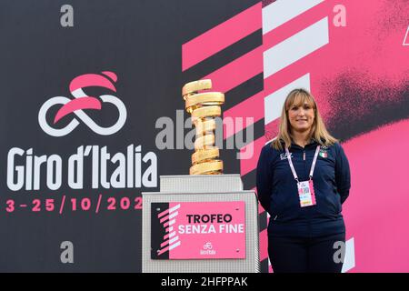 Jennifer Lorenzini/Lapresse 20 octobre 2020 Italie Sport Cycling Giro d'Italia 2020 - 103th Edition - Stage 16 d'Udine à San Daniele del Friuli dans le pic: Endless Trophy Banque D'Images