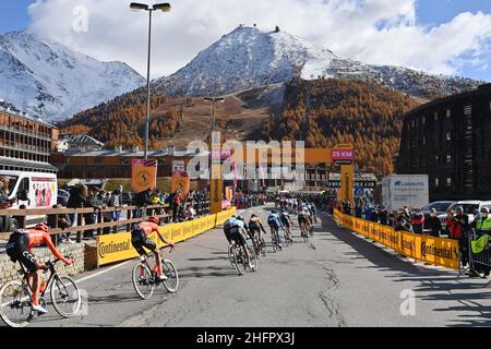 Massimo Paolone/Lapresse 24 octobre 2020 Italie Sport Cycling Giro d'Italia 2020 - 103th Edition - Stage 20 - de Alba à Sestriere dans le pic: Pendant la course Banque D'Images