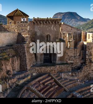 Cartagena, Espagne - 29 décembre 2021 : vue sur l'ancienne arène romaine et l'amphithéâtre de Carthagène Banque D'Images