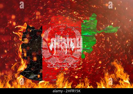 Drapeau de l'Afghanistan peint sur le mur de béton fissuré.Afghanistan gouvernement effondrement illustration du concept.Carte de l'Afghanistan Banque D'Images