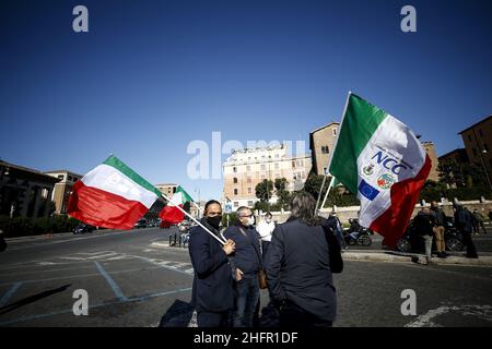 Cecilia Fabiano/Lapresse 28 octobre 2020 Roma (Italie) Actualités : démonstration de cabdrivers privés dans le pic : la démonstration dans la via Petroselli Banque D'Images