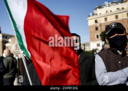 Cecilia Fabiano/Lapresse 28 octobre 2020 Roma (Italie) Actualités : démonstration de cabdrivers privés dans le pic : la démonstration dans la via Petroselli Banque D'Images