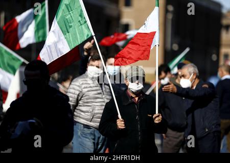 Cecilia Fabiano/Lapresse 28 octobre 2020 Roma (Italie) Actualités : démonstration de cabdrivers privés dans le pic : la démonstration dans la via Petroselli Banque D'Images