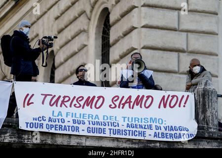 Cecilia Fabiano/Lapresse 28 octobre 2020 Roma (Italie) Actualités : démonstration de cabdrivers privés dans le pic : la démonstration dans la via Petroselli Banque D'Images